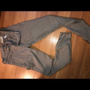 Pistola tan/grey jeans